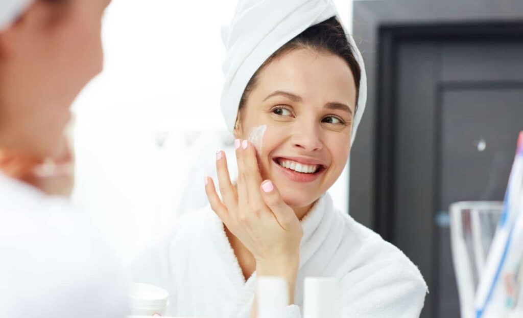 Zwróć uwagę na pielęgnację skóry - warto sięgnąć po kosmetyki (również naturalne)
